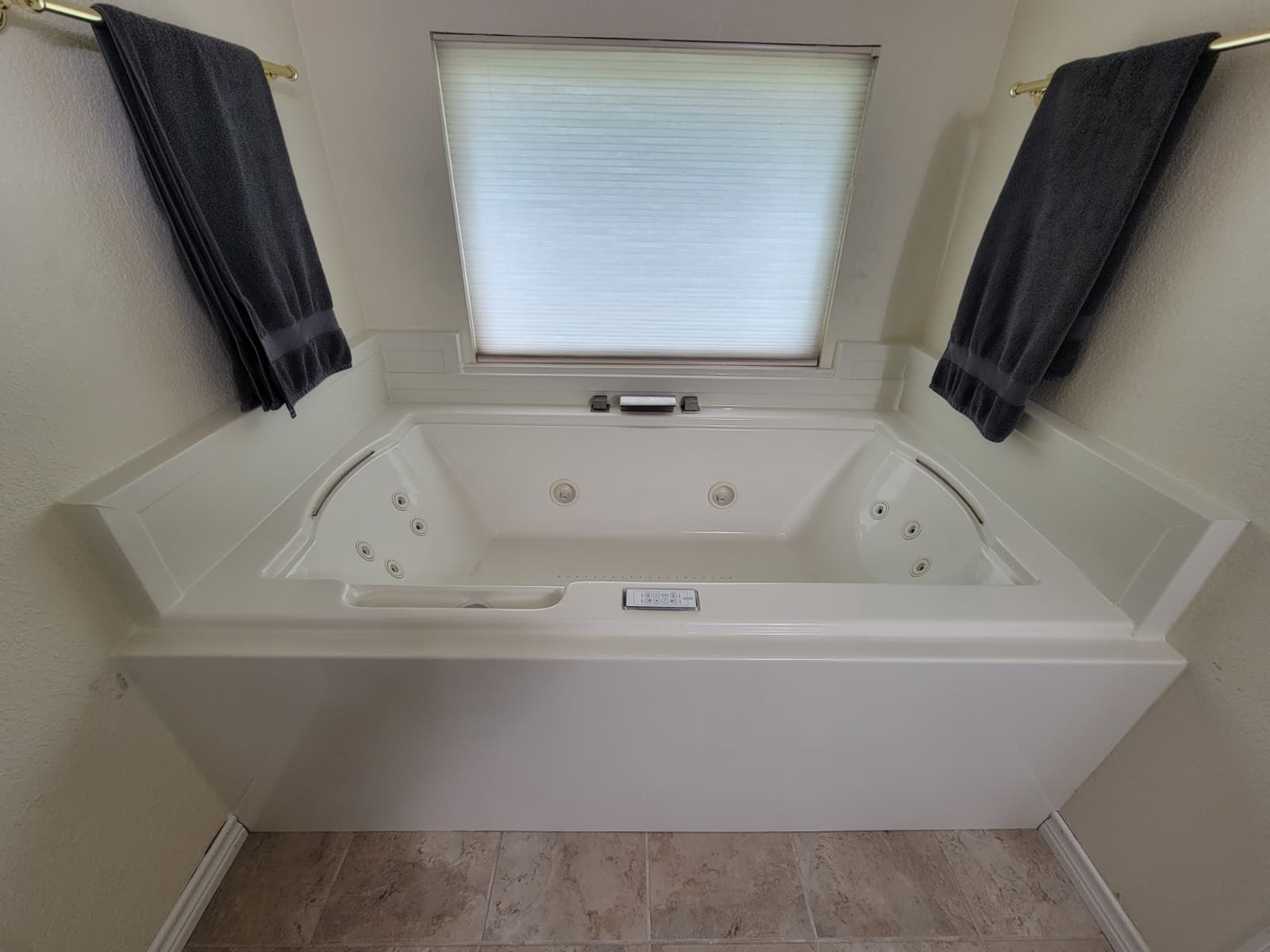 Completed tub-to-tub replacement view 2